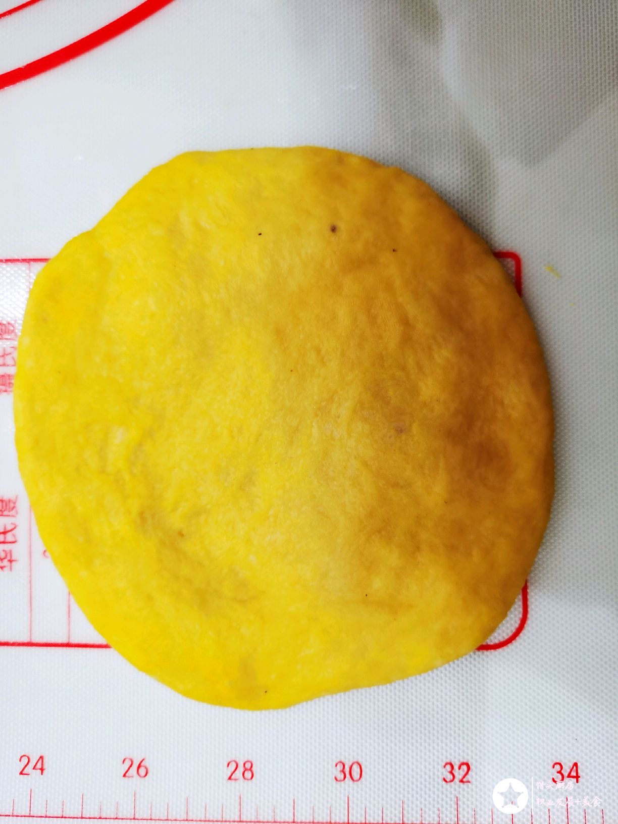 万圣节南瓜豆沙面包