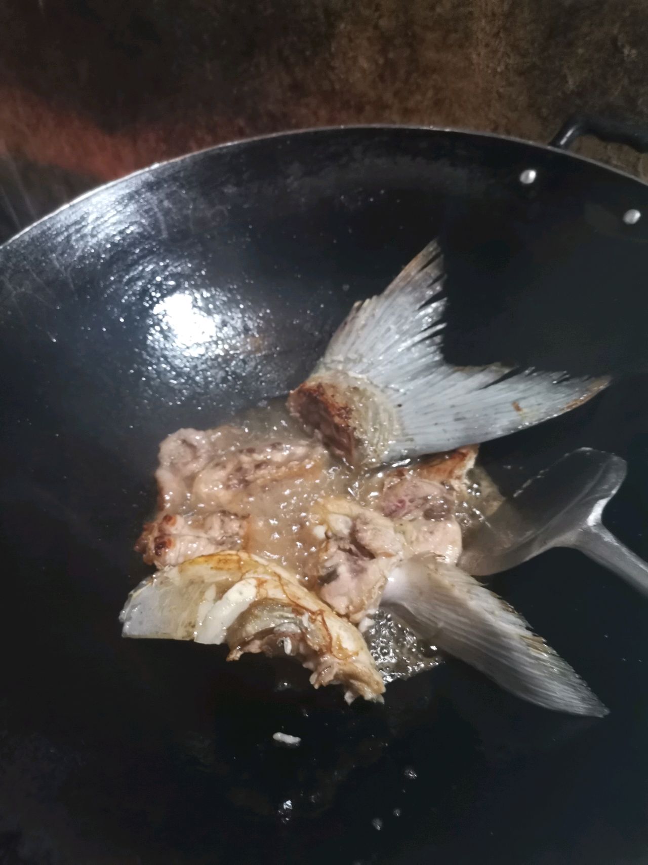 皖鱼焖腐竹