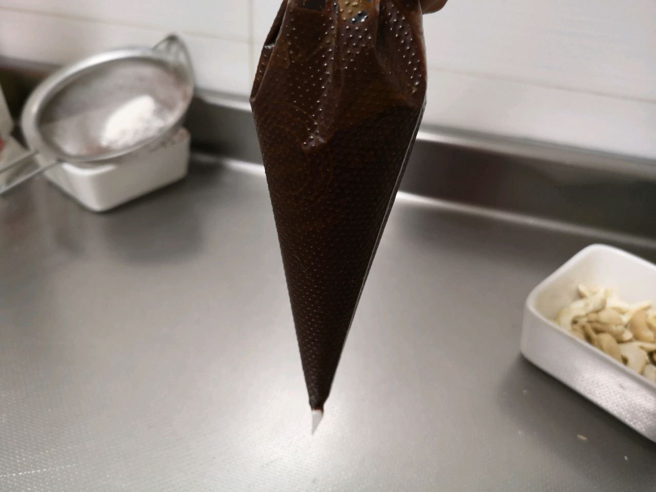 网红零食~巧克力腰果脆