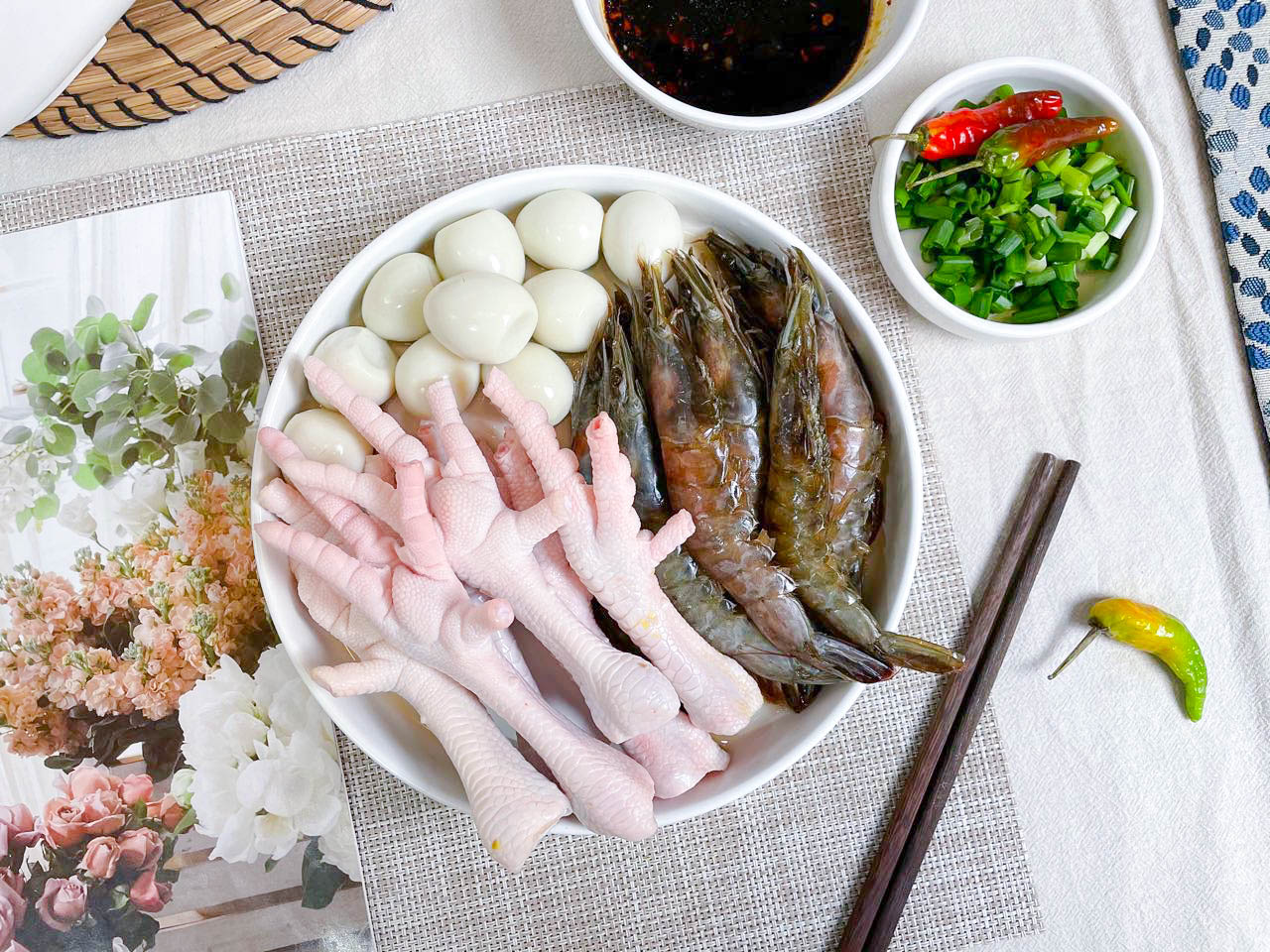 网红鲜虾鸡爪煲