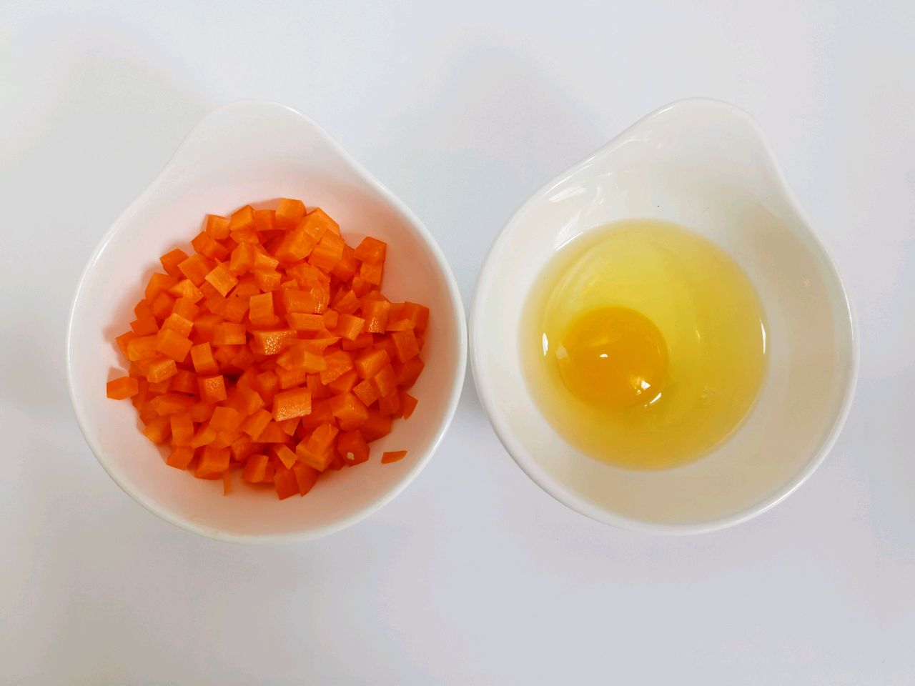 味道鲜美鸡汤味紫菜豆腐汤