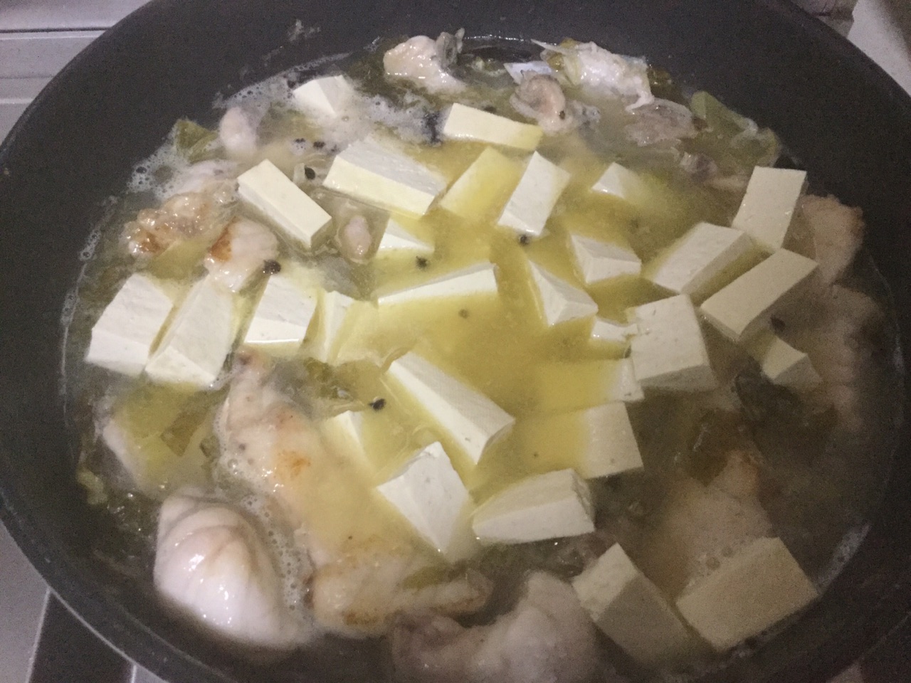 微麻辣酸菜鱼豆腐汤