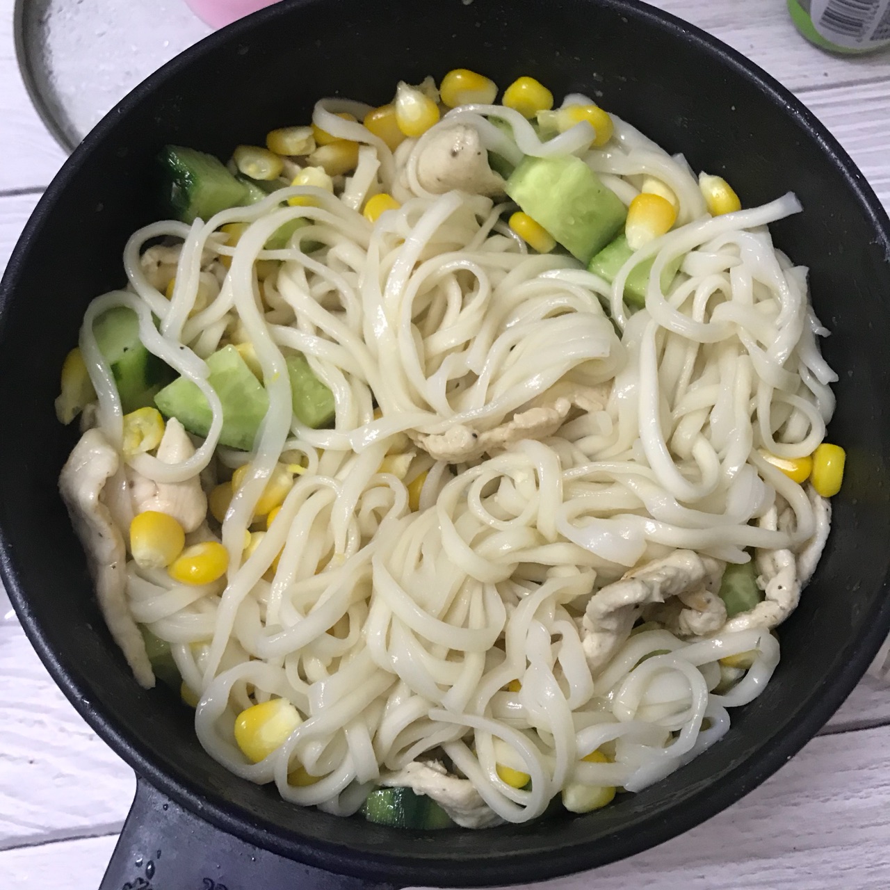 伪装成减脂餐的鸡胸肉发酵空心挂面来啦