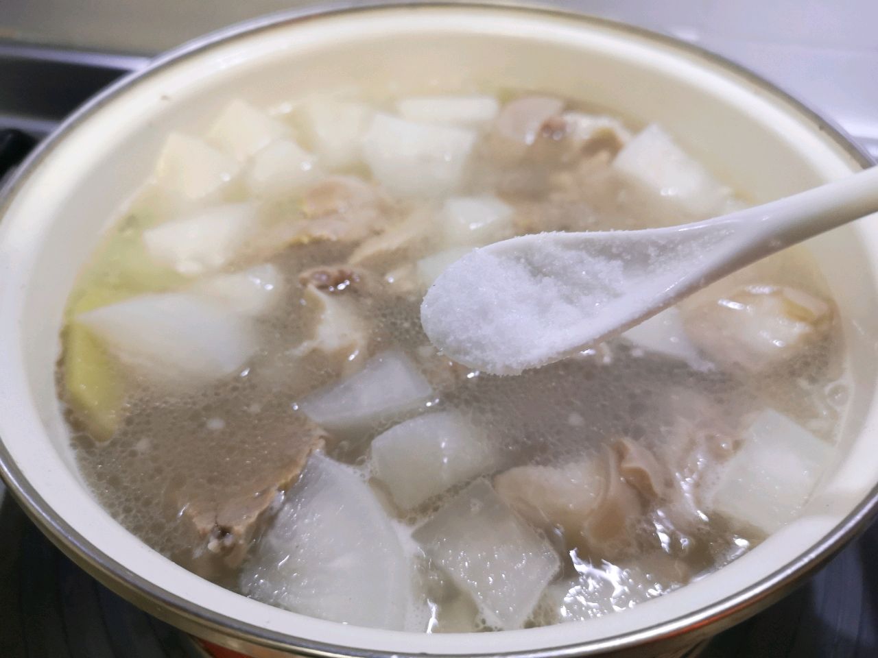 温暖整个冬天~羊肉罗卜汤