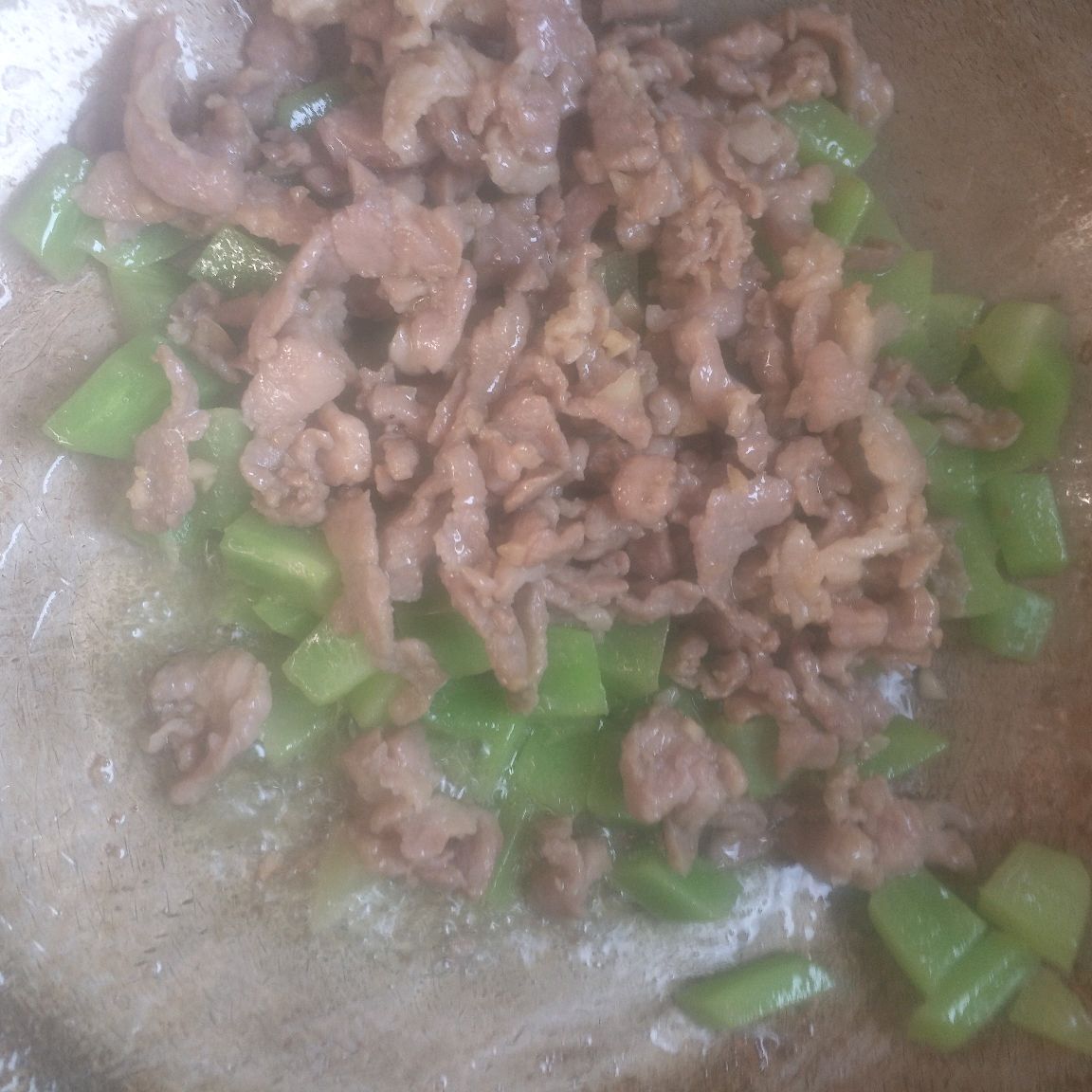 莴苣丁炒肉丝