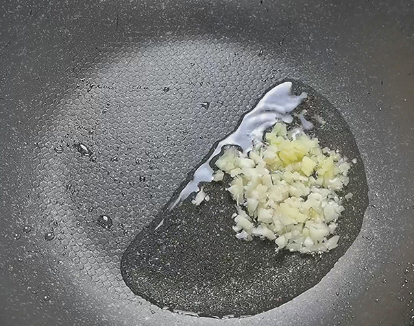 莴笋炒蛋