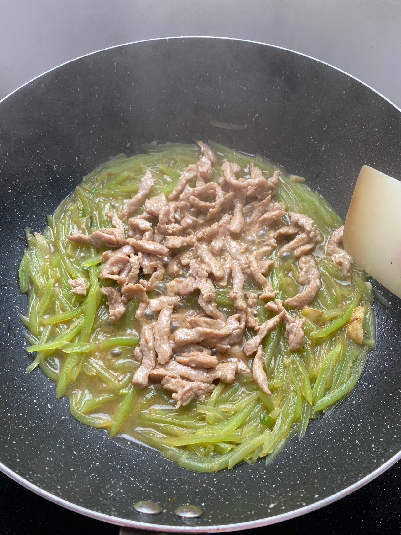 莴笋炒肉丝