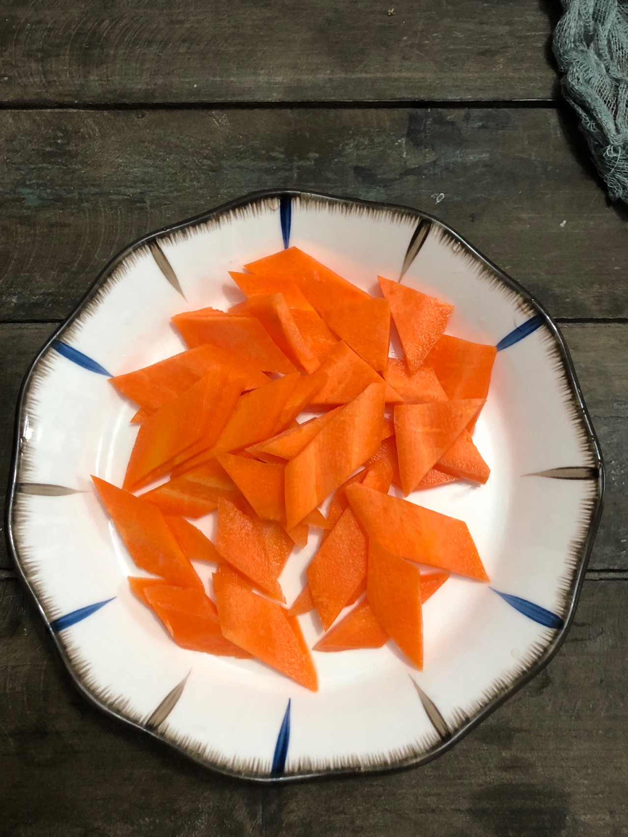 莴笋炒肉这样做超好吃，清爽可口