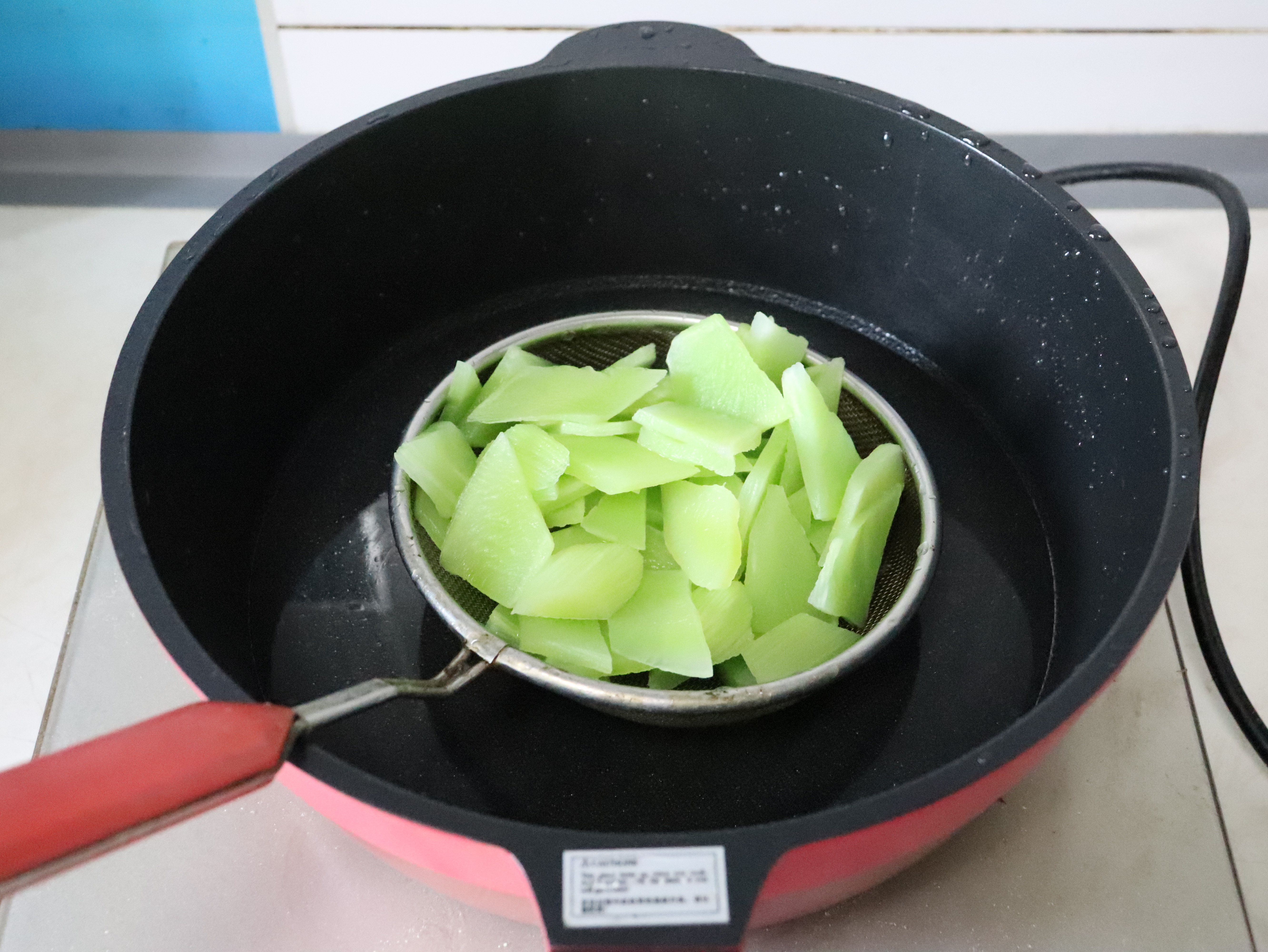 莴笋滑炒鸡胸肉