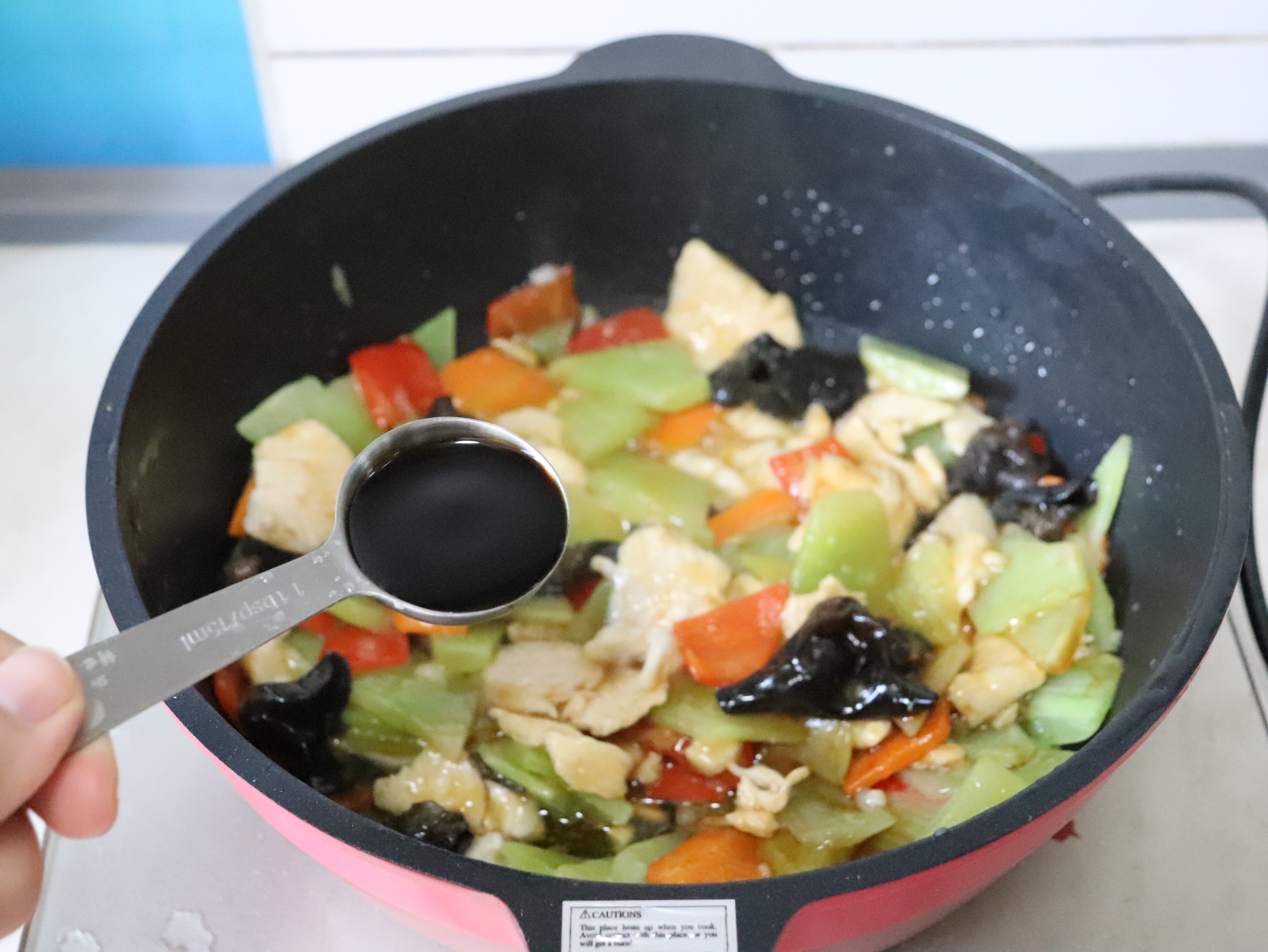 莴笋滑炒鸡胸肉