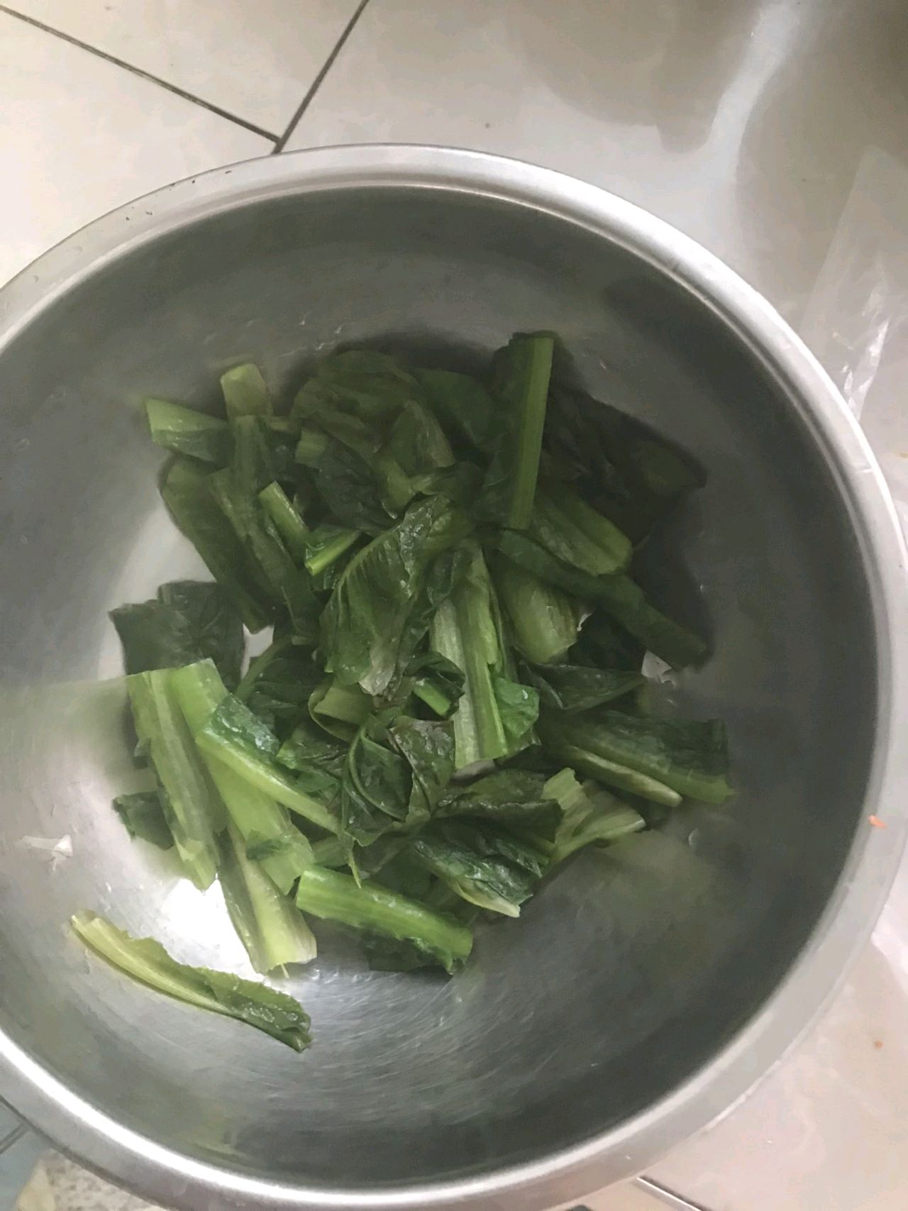 莴笋叶炒香菇