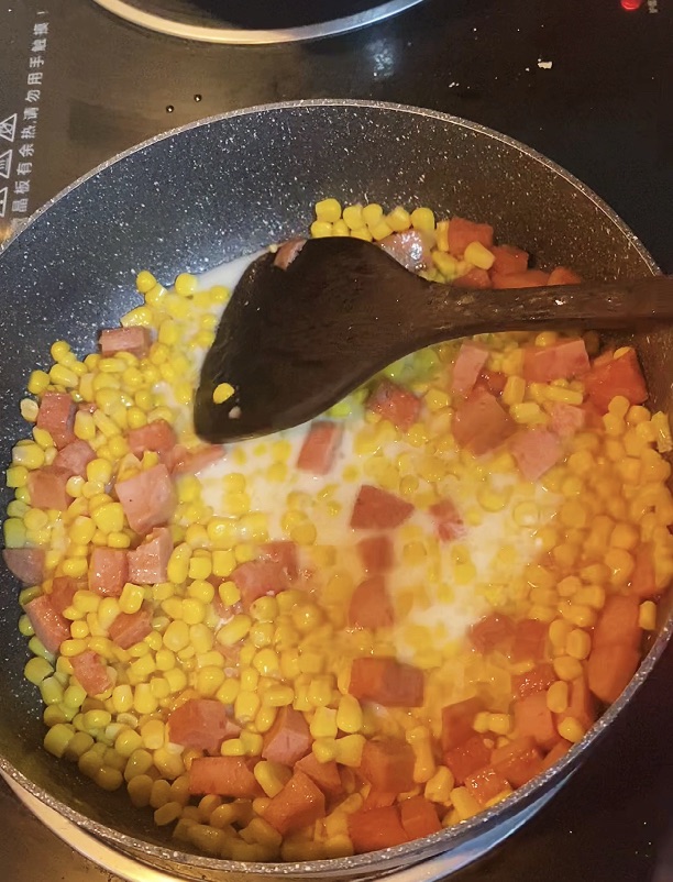 午餐肉玉米粒