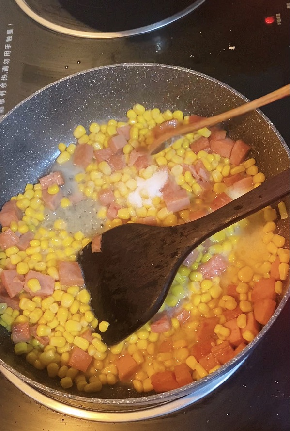 午餐肉玉米粒