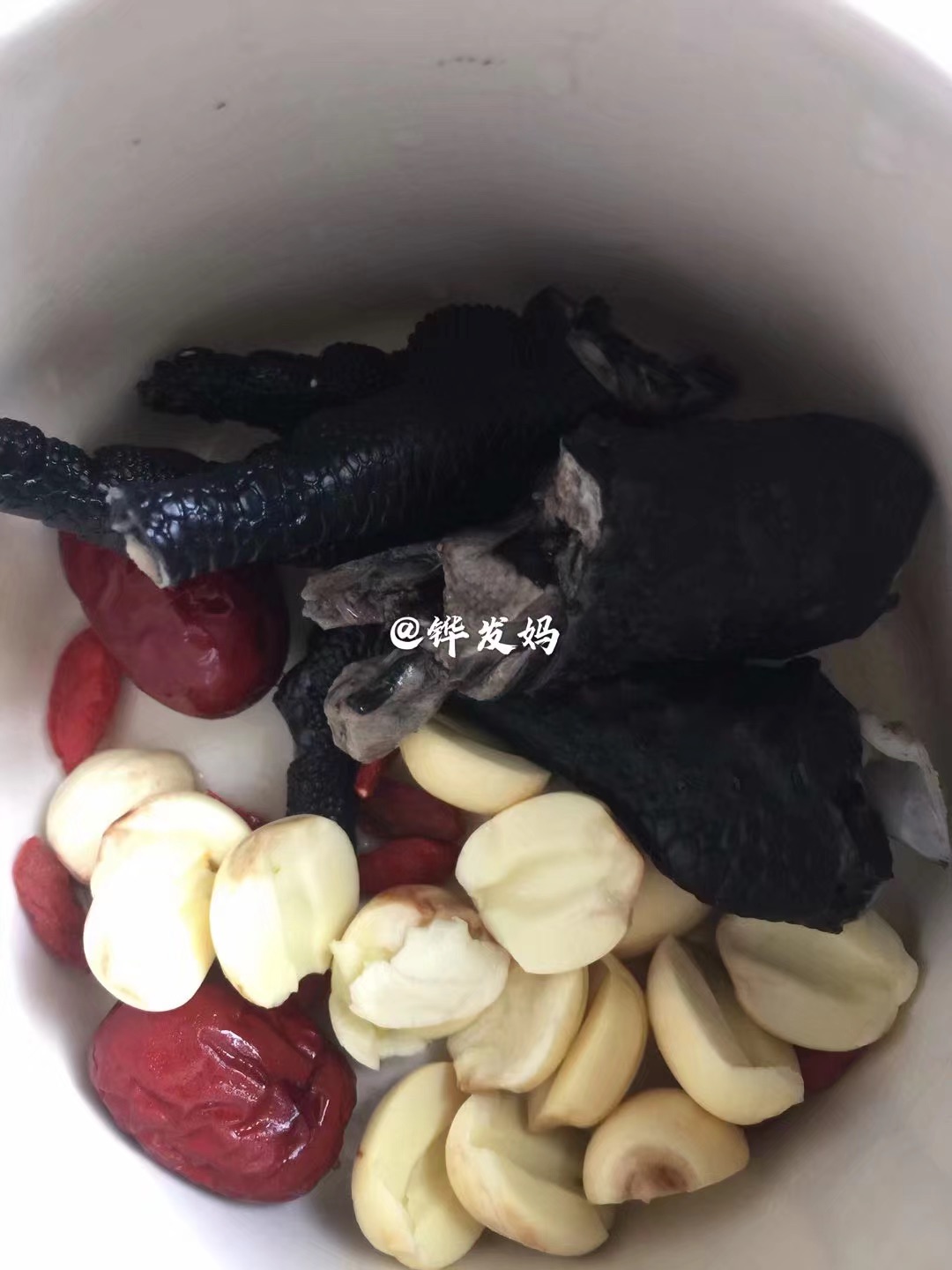 乌鸡莲子汤