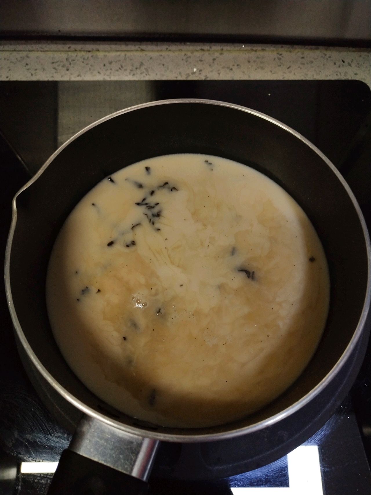 乌龙芋泥奶茶