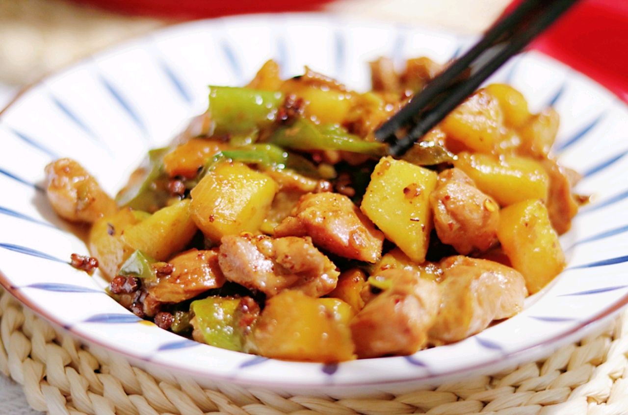 无水料理之土豆焖鸡肉丁