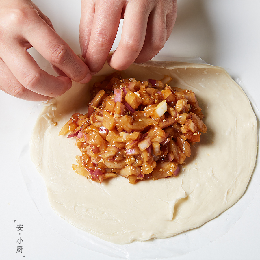 无需揉面的鸡肉馅饼