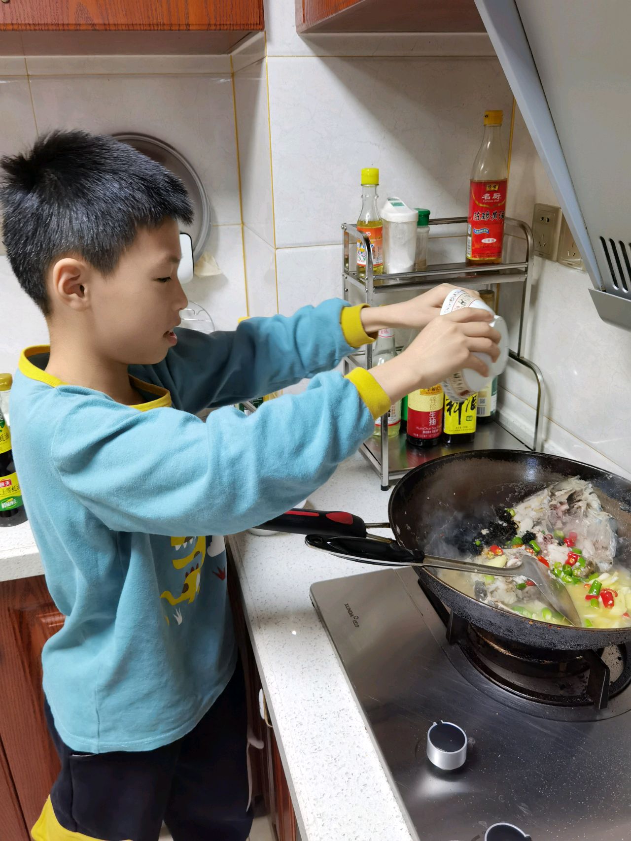 锡箔纸啤酒煮活鱼