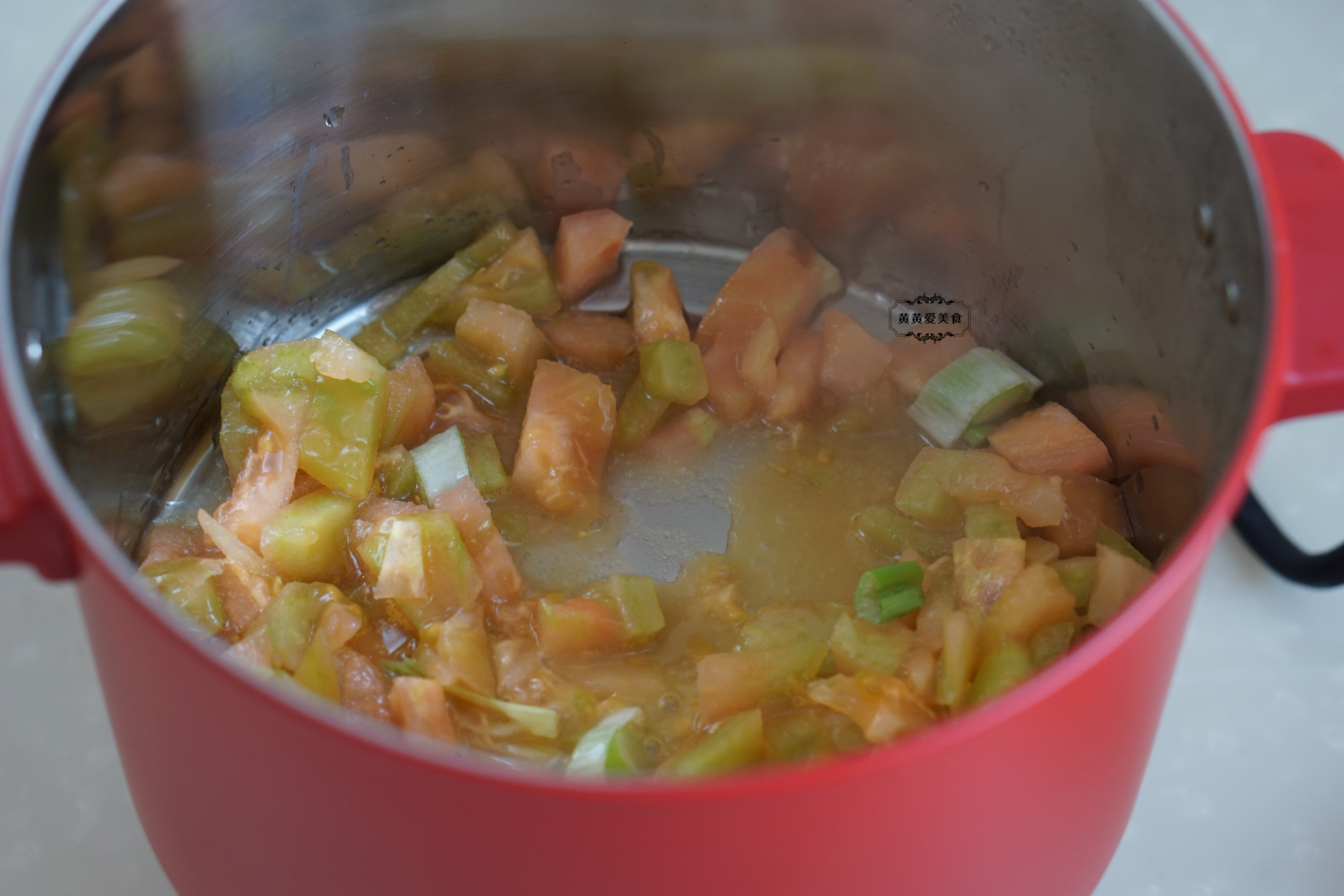 西红柿冻豆腐金针菇汤