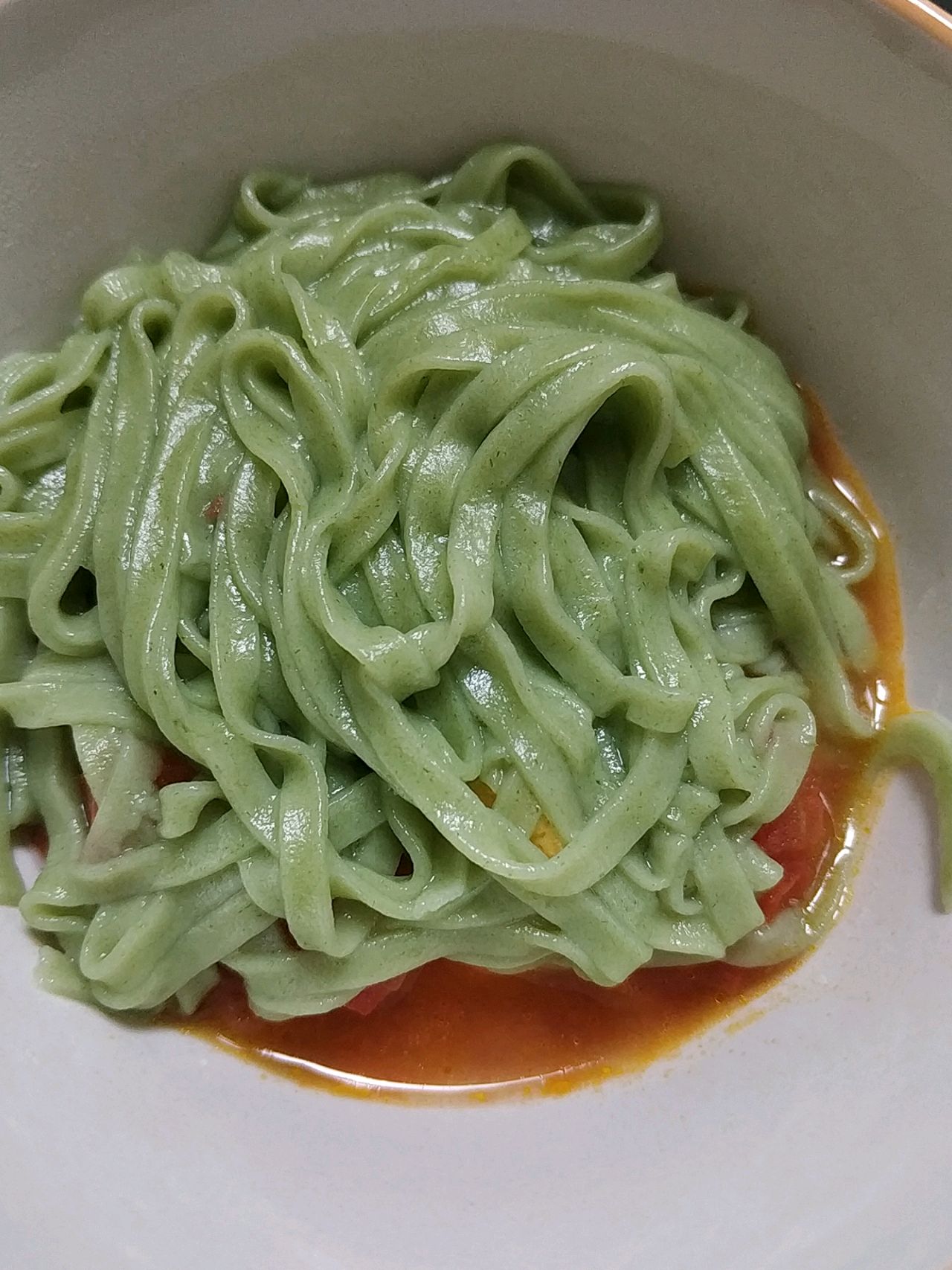 西红柿鸡蛋菠菜绿色面条