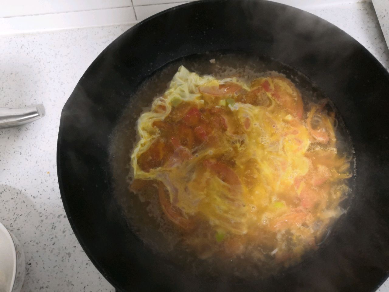 西红柿鸡蛋肉丝汤