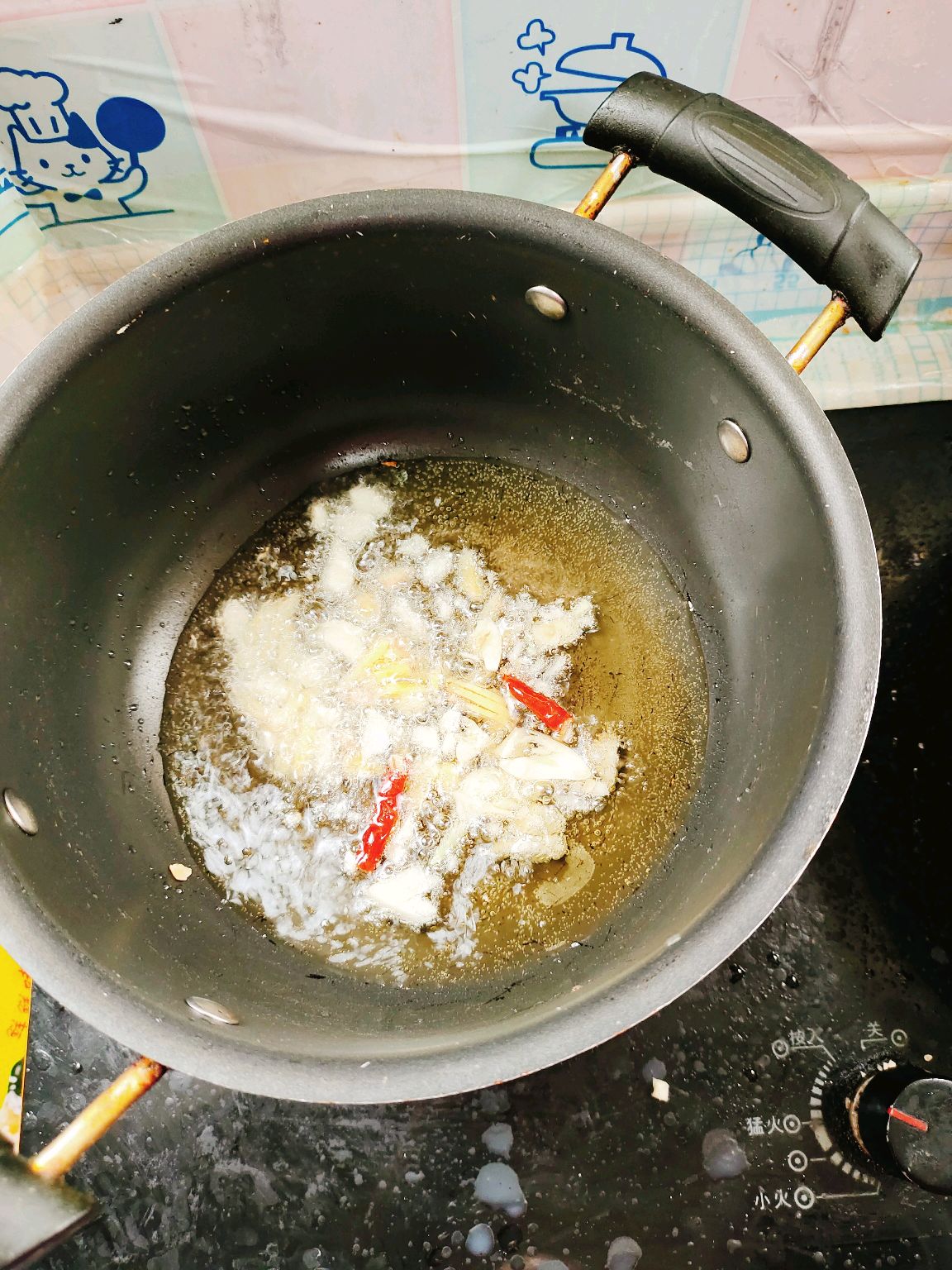 西红柿裙带菜鱼丸汤
