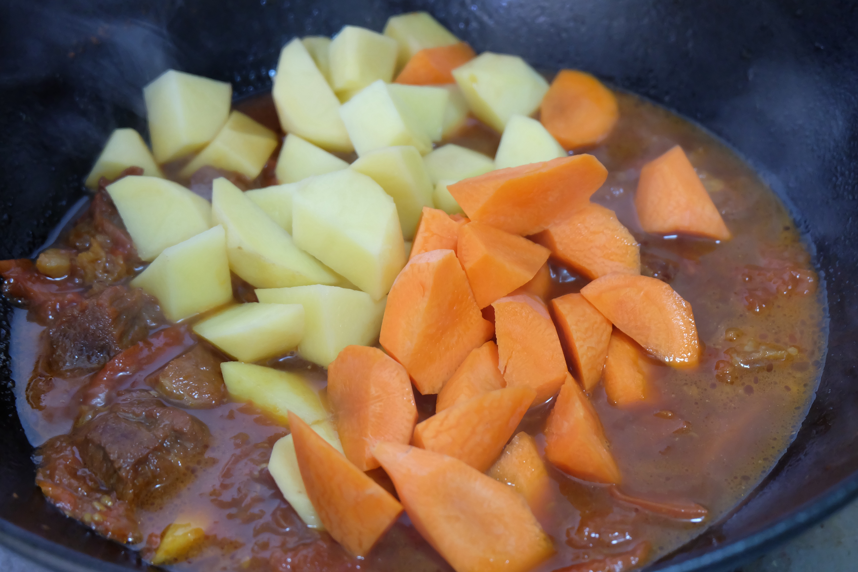 西红柿土豆炖牛腩