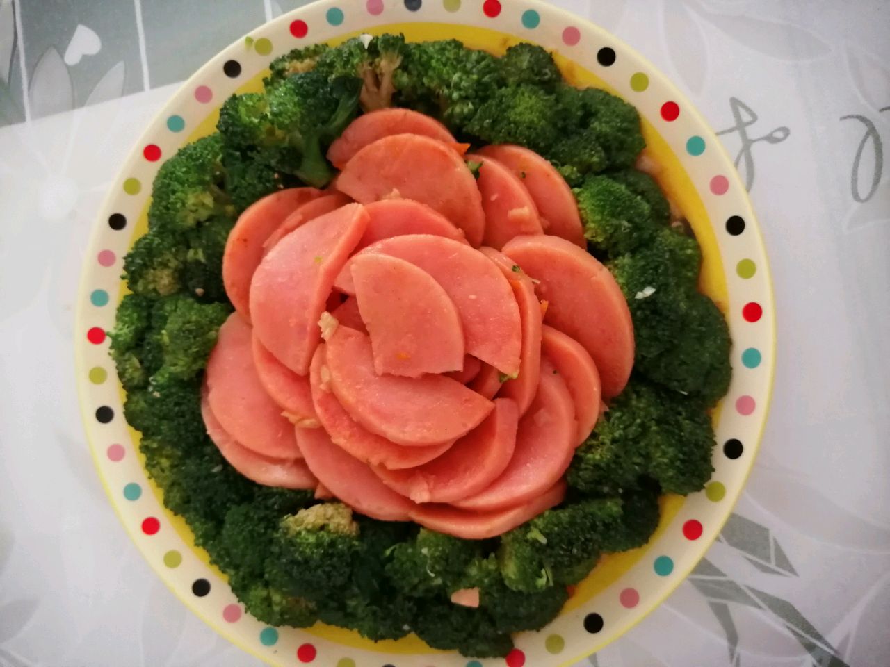 西兰花炒火腿