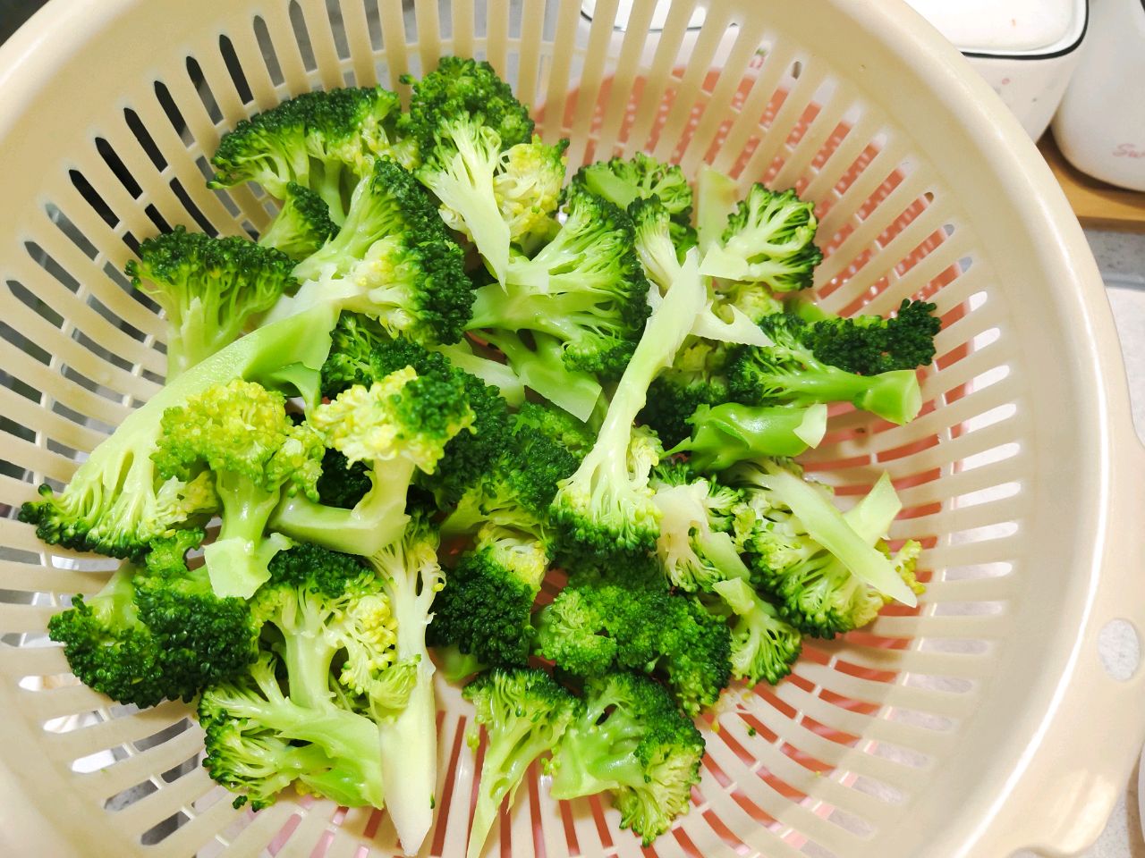 西兰花炒火腿肠