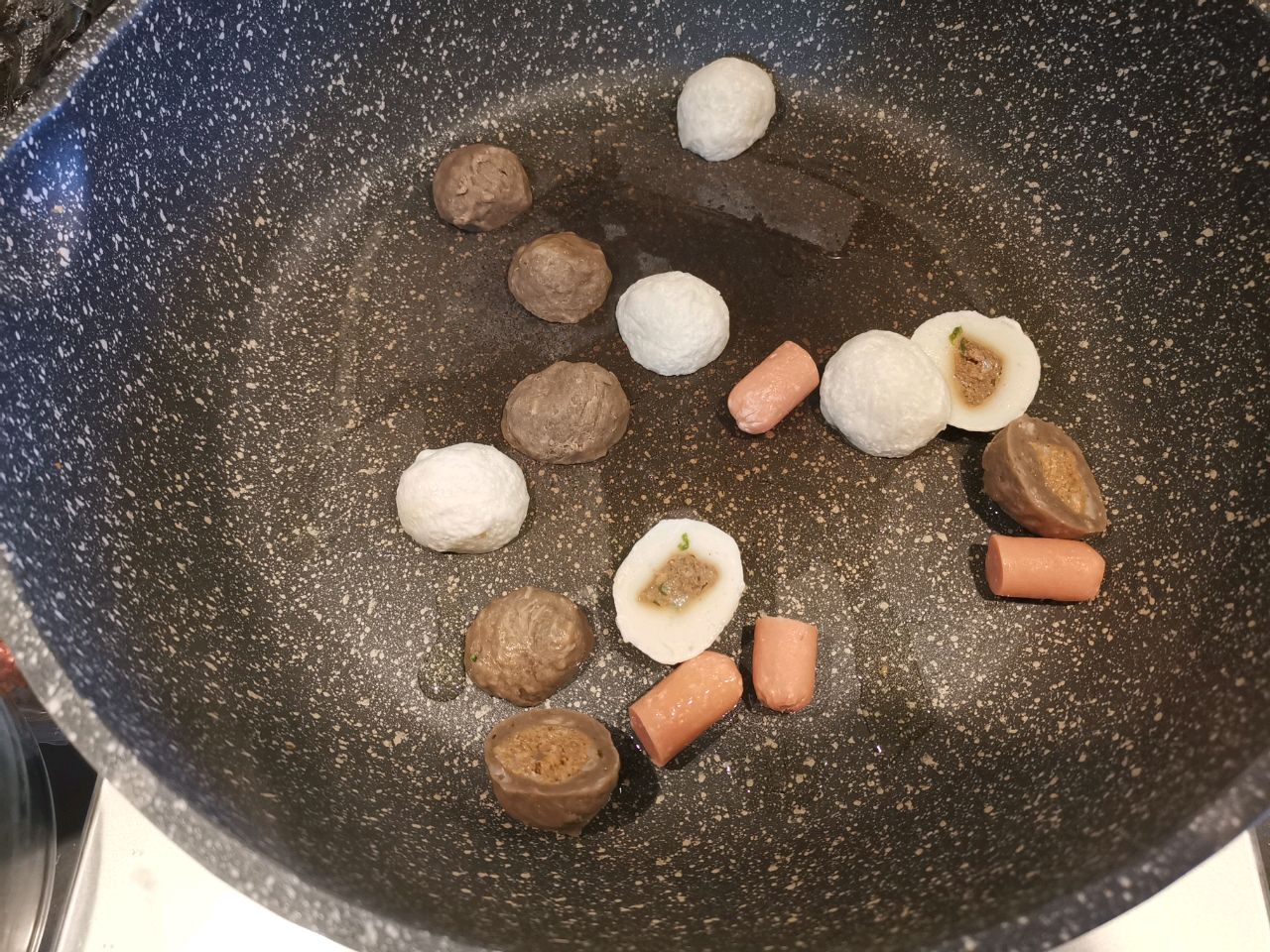 西兰花炒杂丸