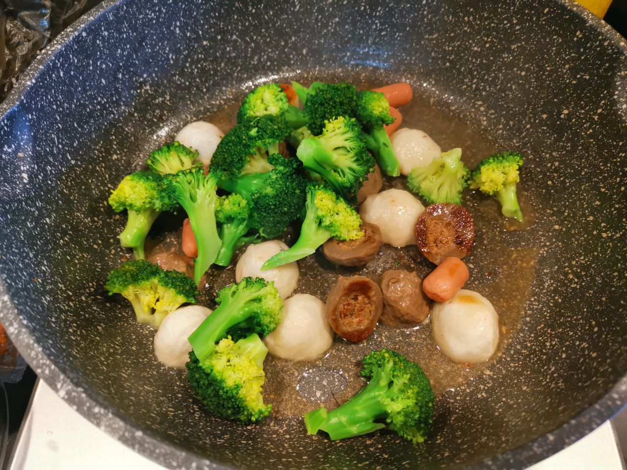 西兰花炒杂丸