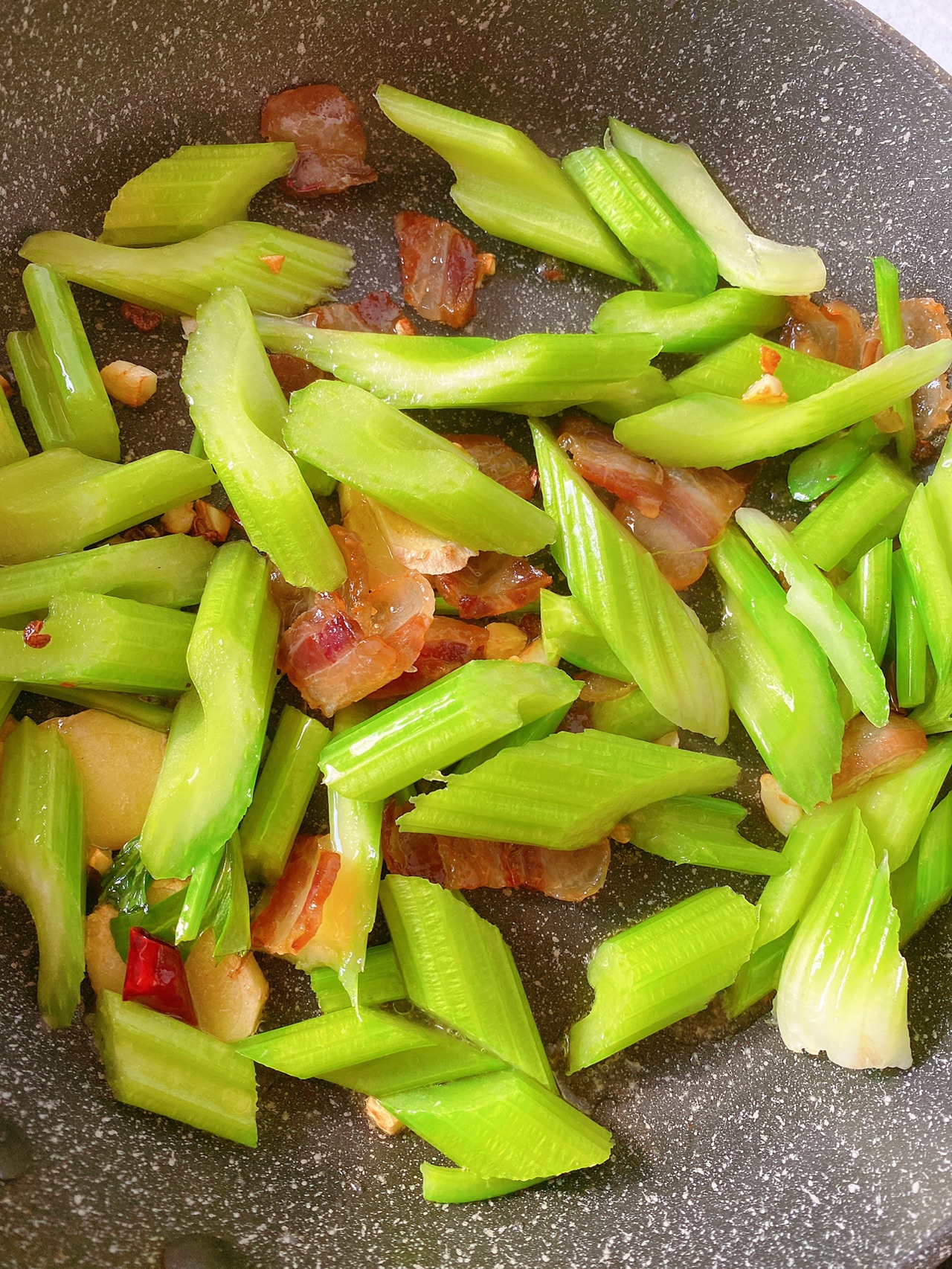 西芹炒腊肉