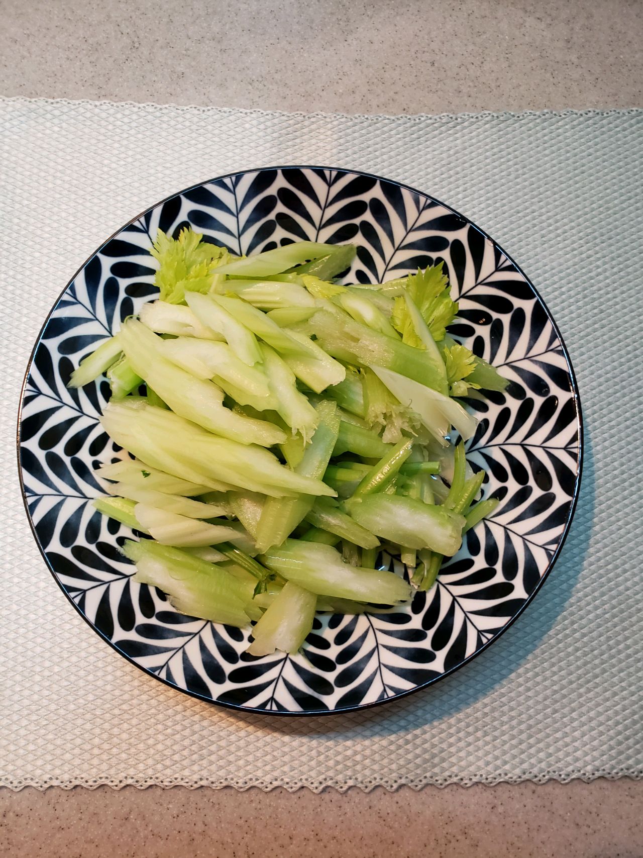 西芹炒香肠