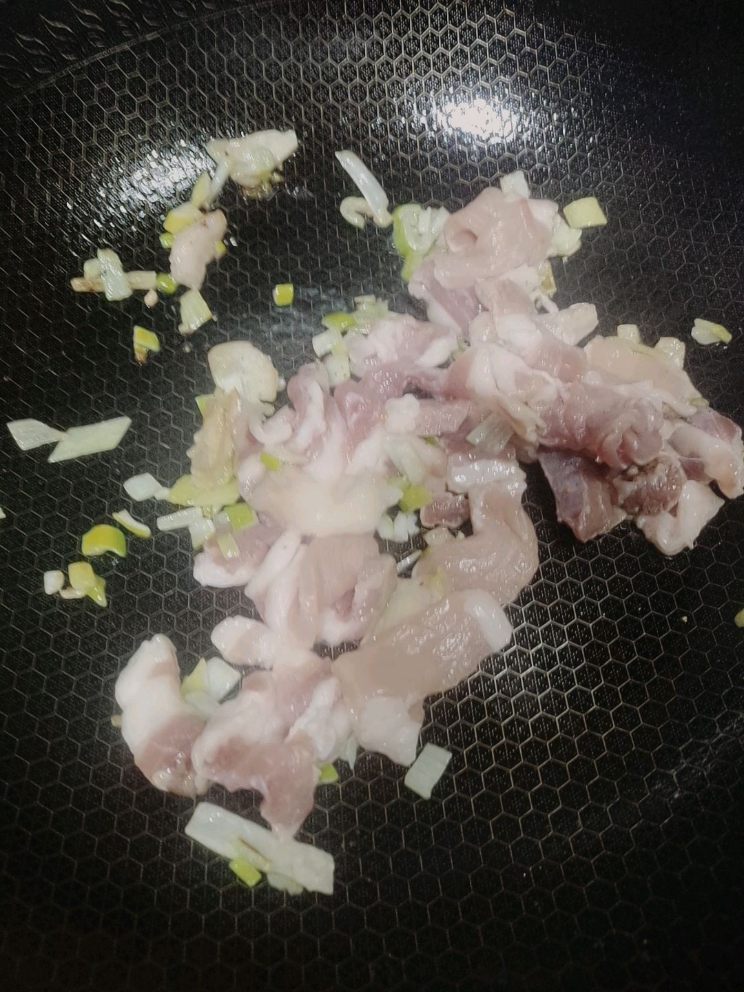 西芹木耳炒肉