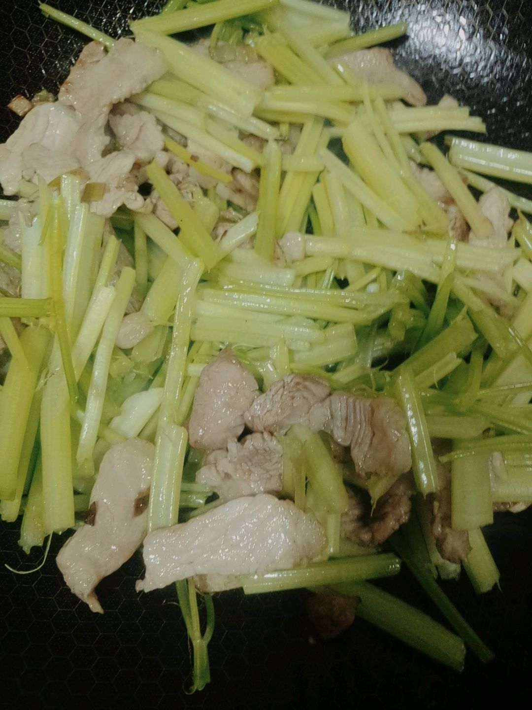 西芹木耳炒肉