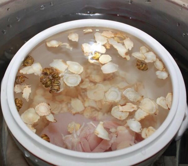 西洋参石斛炖瘦肉