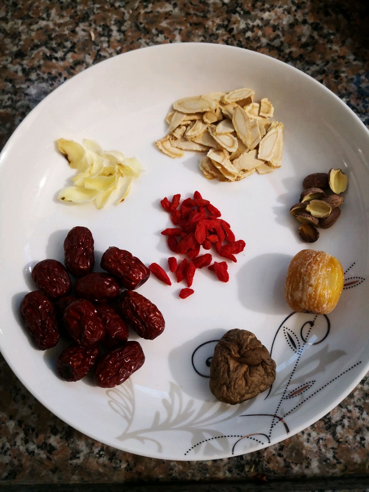 西洋参乌鸡汤