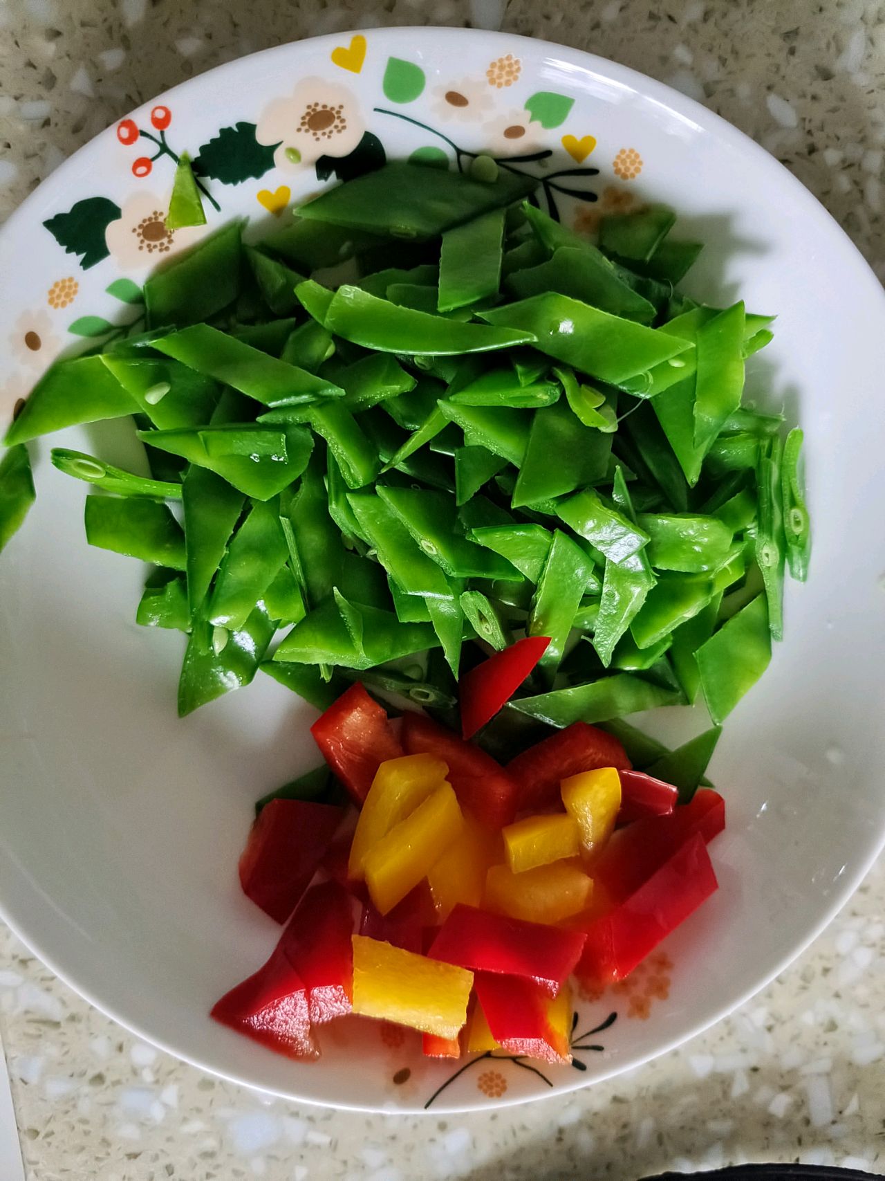 虾饼+荷兰豆炒山药