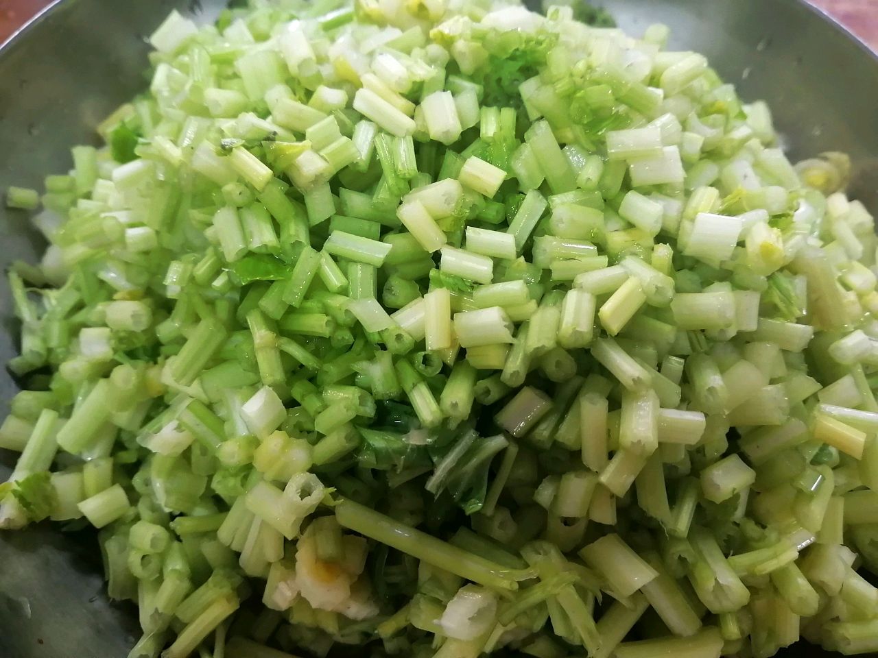 下饭神器烂肉芹菜