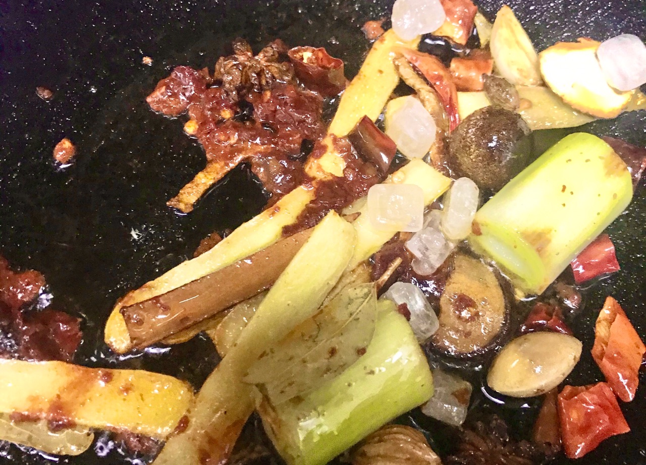 下饭——香辣软糯的卤鸡爪