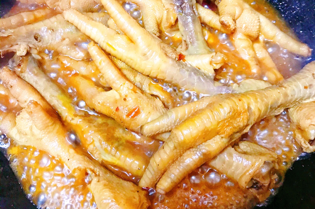 下饭——香辣软糯的卤鸡爪