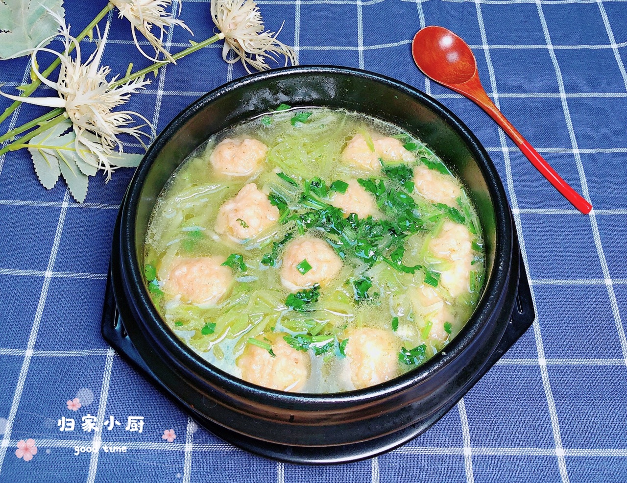 虾滑萝卜汤