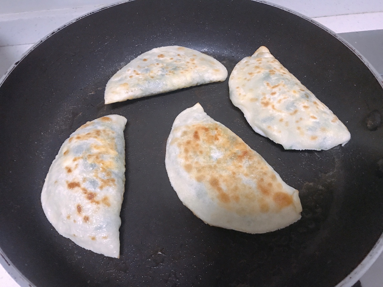 虾皮菠菜盒子