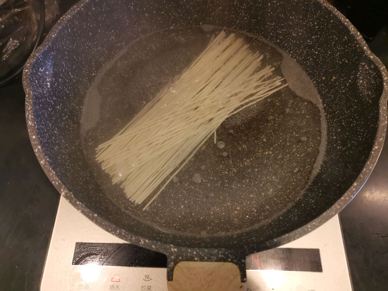 虾仁清汤面