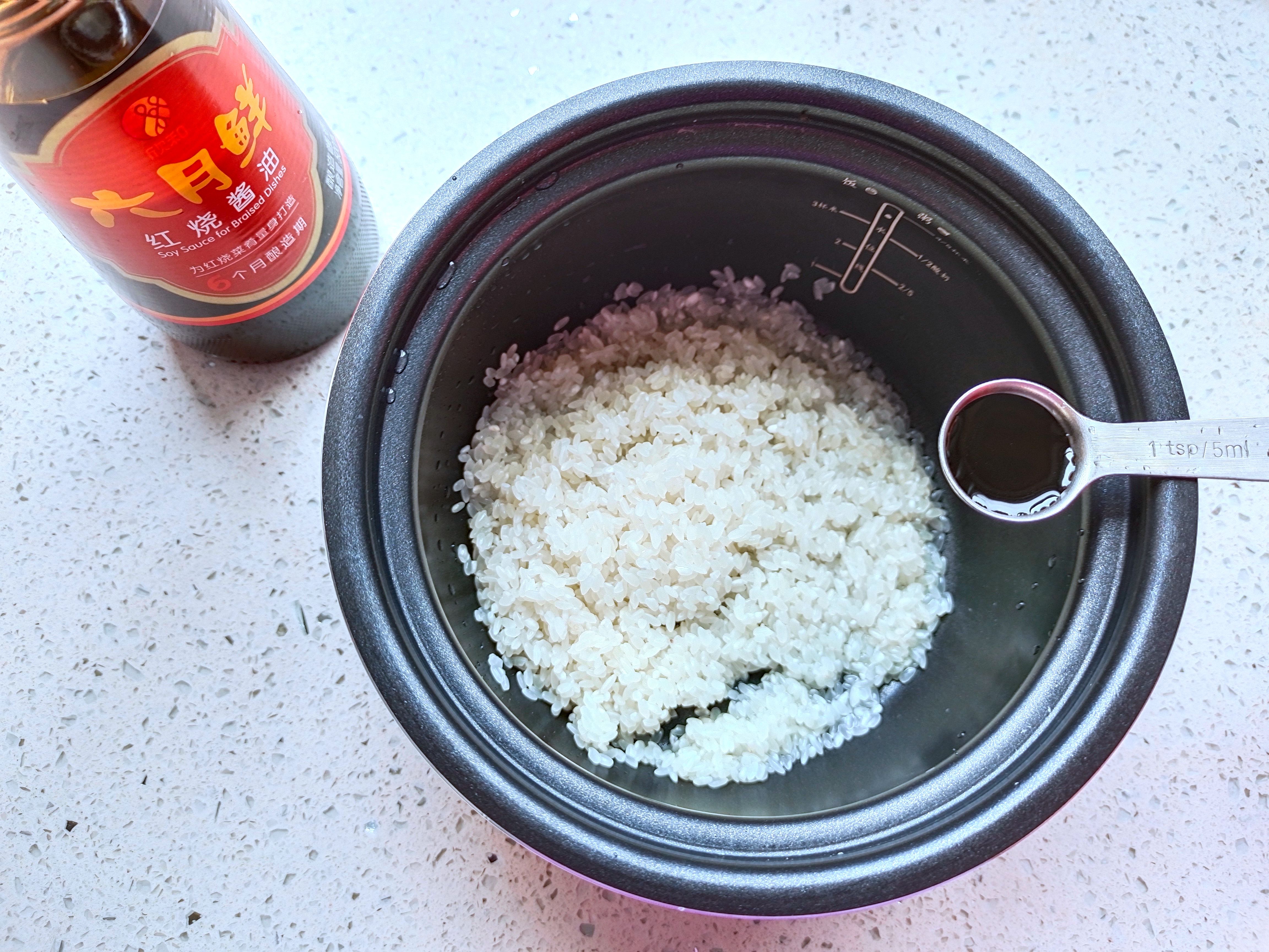 虾仁什锦焖饭