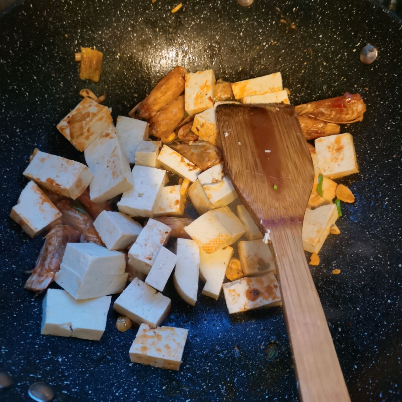 虾头豆腐鸡蛋汤