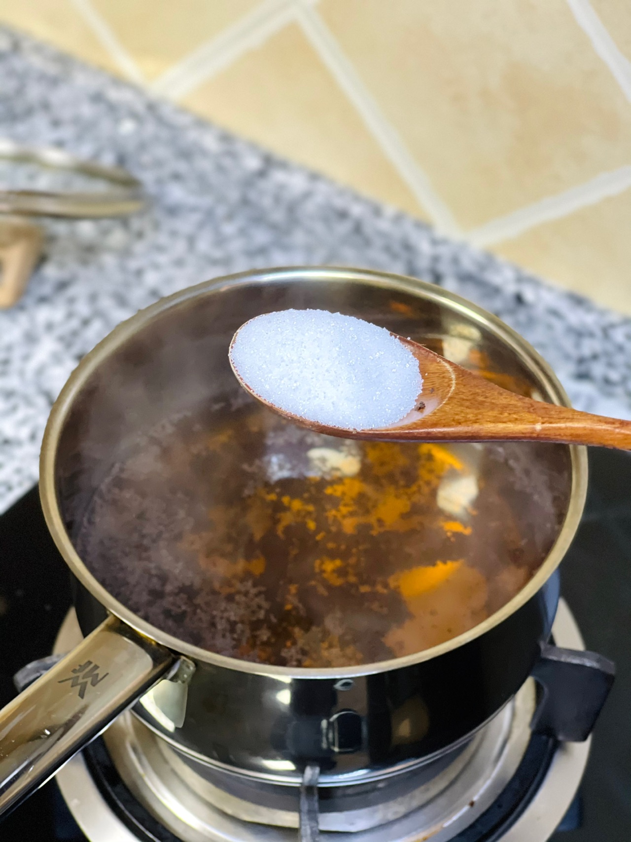 下午茶组合｜好吃的小零食烤孜然辣香菇+煮奶茶
