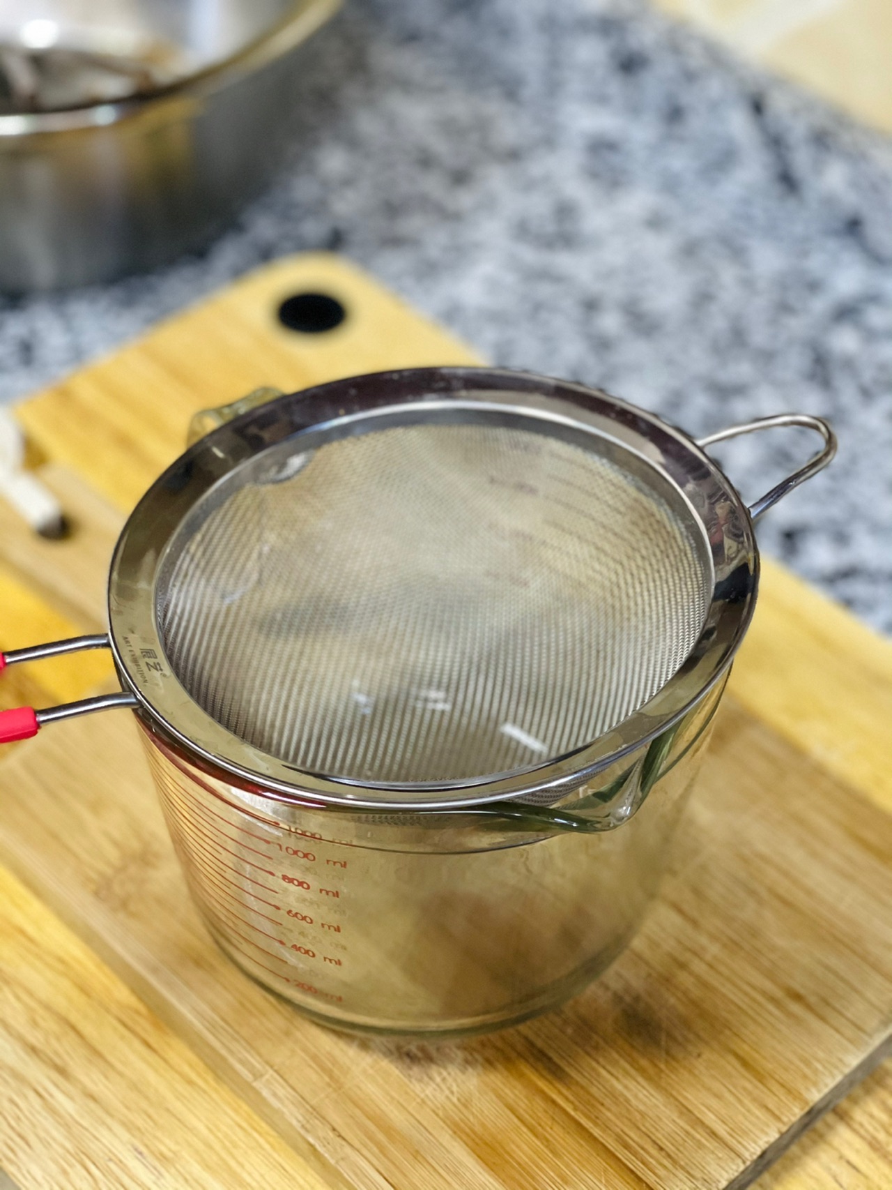 下午茶组合｜好吃的小零食烤孜然辣香菇+煮奶茶