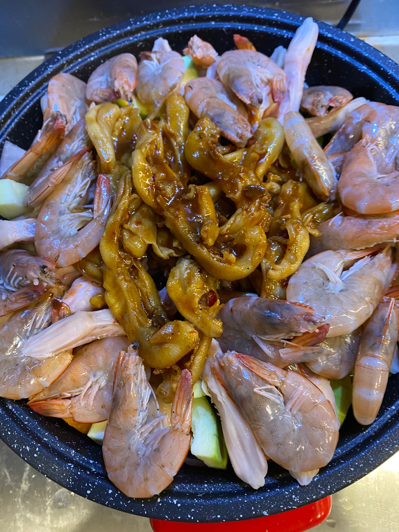 虾、鸭舌、鸭掌焖锅