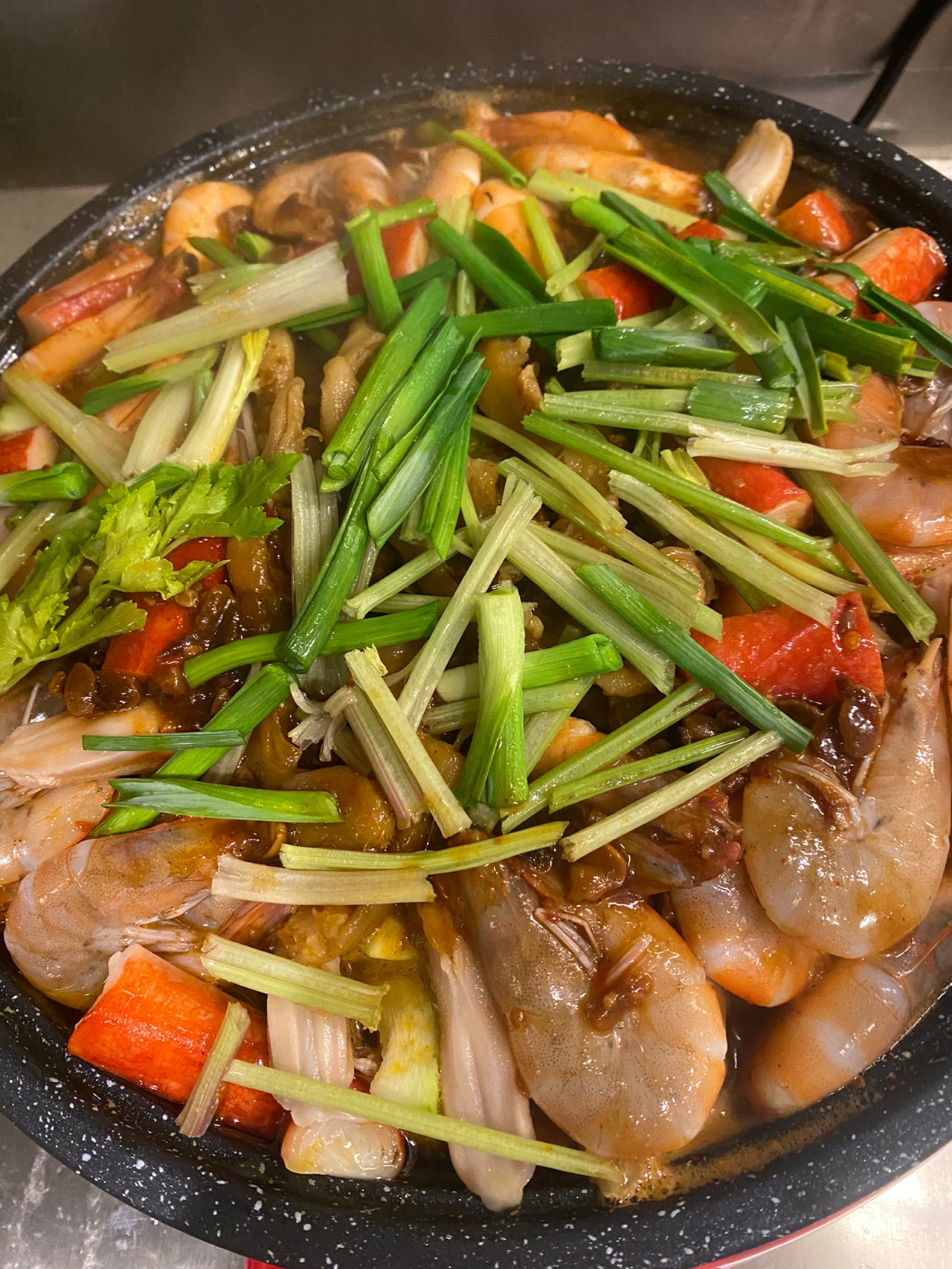 虾、鸭舌、鸭掌焖锅